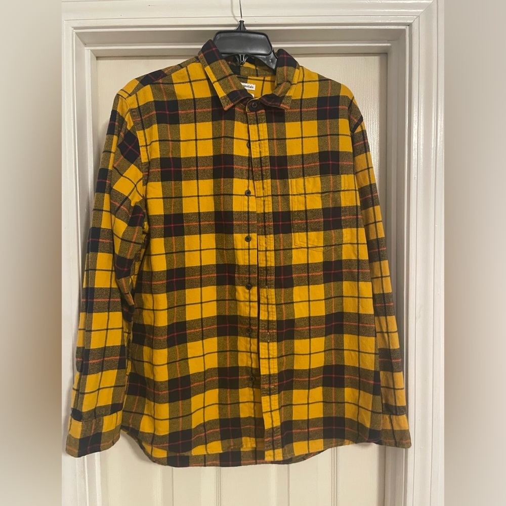Amazon Essentials Men's Yellow and Black Plaid Shirt